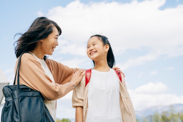 小学生の娘と母