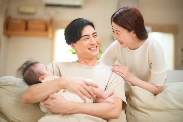 幸せそうな3人家族