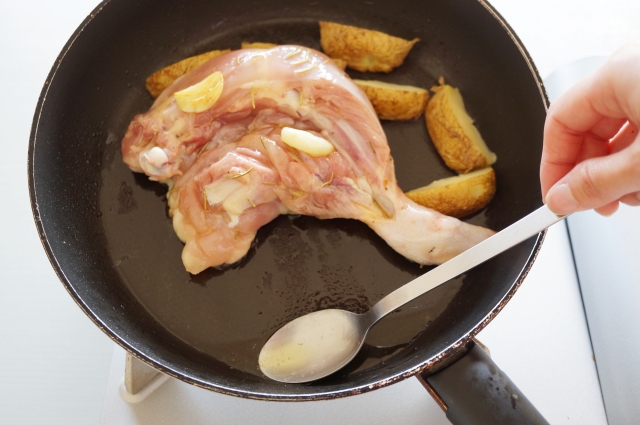 フライパンで作るローストチキン